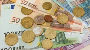 Τι ποσό σύνταξης θα καταβάλλεται στις οικογένειες θυμάτων τρομοκρατικών ενεργειών;