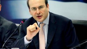 Χρήμα στην αγορά ζήτησε από τις τράπεζες ο Κ. Χατζηδάκης 