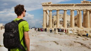 ΤτΕ: Αυξήθηκαν οι ταξιδιωτικές εισπράξεις το Μάρτιο