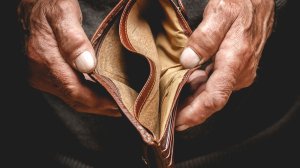 ΣΕΒ: Υπάρχει αντίδοτο στη συρρίκνωση των συντάξεων;