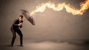 Γιατί διαμεσολαβούντες και πελάτες φοβούνται τις εξαιρέσεις, απαλλαγές και «ψιλά γράμματα» των συμβολαίων περιουσίας;