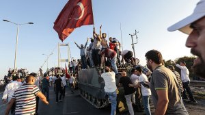 Ποιο ασφαλιστήριο συμβόλαιο καλύπτει ζημιές από πραξικόπημα;