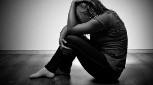 Γιατί συνεχίζει να ισχύει ο αποκλεισμός των ανασφάλιστων;