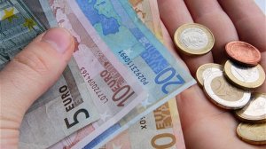 Χαμηλότερα ασφάλιστρα για τους νέους – Εξετάζεται σταδιακή αύξηση σε βάθος 3 ετών