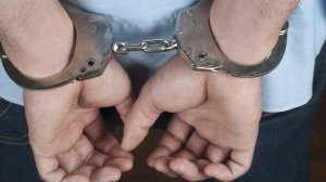 ΑΠΟΚΛΕΙΣΤΙΚΟ: Συνελήφθη ασφαλιστής για 40 μικροαπάτες. Οι έρευνες συνεχίζονται. Τι λέει η αστυνομία