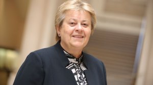 Julia Graham: Και πρόεδρος της FERMA, και διευθύντρια στην Airmic, και...