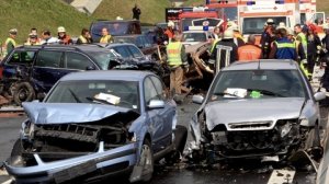 Έκτακτη επικαιρότητα:Καραμπόλα 20 αυτοκινήτων με νεκρή στη Θεσσαλονίκη