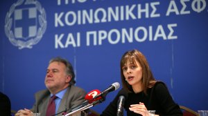 Η 31χρονη Έφη Αχτσιόγλου είναι νέα υπουργός Εργασίας