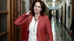 Τέλη κυκλοφορίας ανάλογα με το αυτοκίνητο προανήγγειλε η Κατερίνα Παπανάτσιου