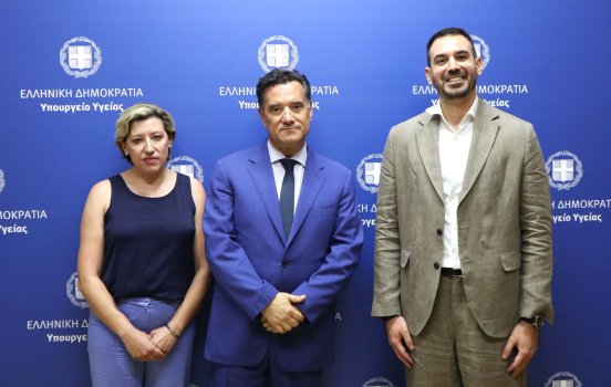Συνεργασία του Υπουργείου Υγείας με το Airbnb.org για τη δωρεάν διαμονή γιατρών και νοσηλευτών σε πέντε νησιά του Αιγαίου