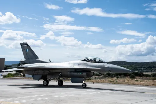 Lockheed Martin - ΕΑΒ: Η Πολεμική Αεροπορία παραλαμβάνει το 60ό εκσυγχρονισμένο F-16 Viper