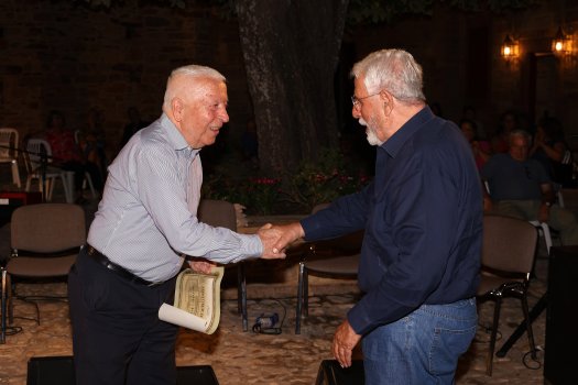 Ο Περιφερειάρχης Βορείου Αιγαίου τίμησε τον Δρ. Γεώργιο Β. Αποστολόπουλο για τη διαχρονική προσφορά του στα ακριτικά νησιά, στο πλαίσιο του 5ου THE CHIOS FESTIVAL