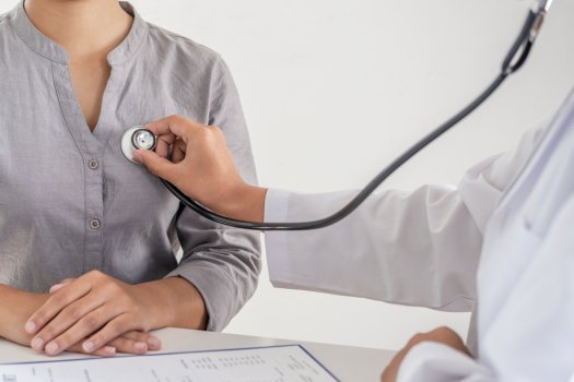 Metropolitan Hospital: Καρδιακές αρρυθμίες – Πότε το «φτερούγισμα» είναι ύποπτο