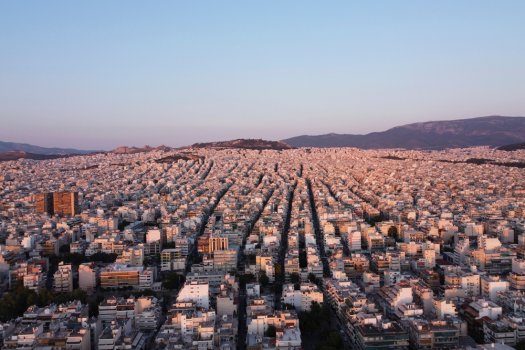 Δεκάδες χιλιάδες δημόσια ακίνητα μένουν αναξιοποίητα για την ασφαλιστική αγορά – Οι φορείς με την μεγαλύτερη ακίνητη περιουσία