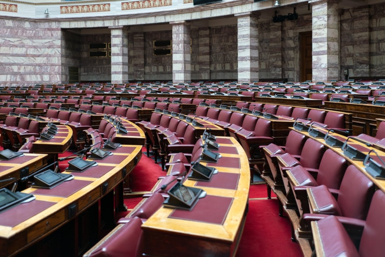 Εικόνα που περιέχει ρουχισμός, κουστούμι, άνδρας, άτομο
Το περιεχόμενο που δημιουργείται από τεχνολογία AI ενδέχεται να είναι εσφαλμένο.