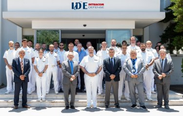 Εικόνα που περιέχει ρουχισμός, άτομο, ανθρώπινο πρόσωπο, άνδρας
Το περιεχόμενο που δημιουργείται από τεχνολογία AI ενδέχεται να είναι εσφαλμένο.