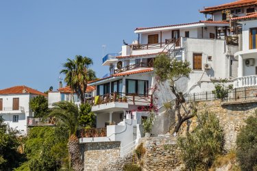 Εικόνα που περιέχει άτομο, ανθρώπινο πρόσωπο, ρουχισμός, χαμόγελο
Το περιεχόμενο που δημιουργείται από τεχνολογία AI ενδέχεται να είναι εσφαλμένο.