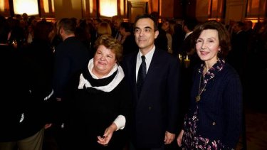 Εικόνα που περιέχει ρουχισμός, ανθρώπινο πρόσωπο, άτομο, χαμόγελο
Το περιεχόμενο που δημιουργείται από τεχνολογία AI ενδέχεται να είναι εσφαλμένο.