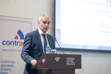 Εικόνα που περιέχει ρουχισμός, ανθρώπινο πρόσωπο, άτομο, αγορητής
Το περιεχόμενο που δημιουργείται από AI ενδέχεται να είναι εσφαλμένο.