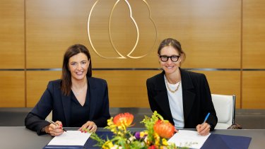CrediaBank_BNP Paribas Asset Management 1.jpg