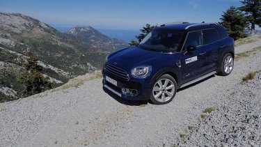 mini-countryman-cooper-d-auto-all4-anoigma
