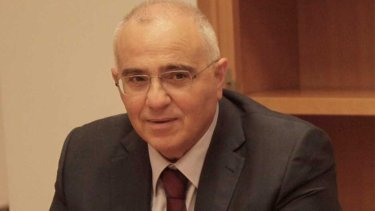 nikolaos.karamouzis