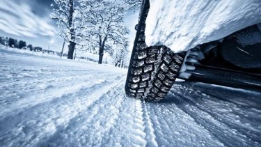 driving-in-snow-1-768x501