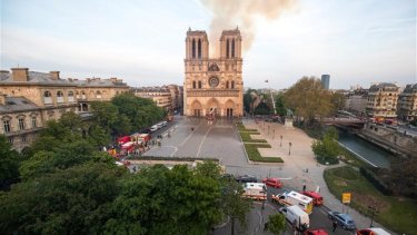 panagia-ton-parision-notre-dame-notr-ntam-fotia