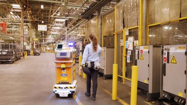 ford_selfdrivingrobot_3