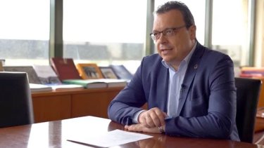 s.-famellos-anakoinosi-gia-tin-katadiki-tis-elladas-gia-paravasi-tis-odigias-gia-toys-oikotopoys