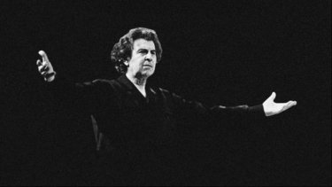 mikis_theodorakis