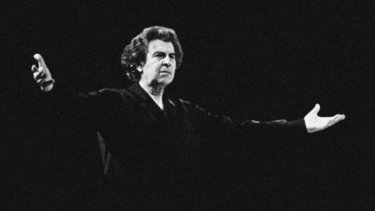 mikis_theodorakis_0