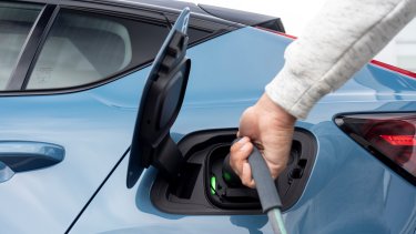 287388_volvo_c40_recharge_fjord_blue_