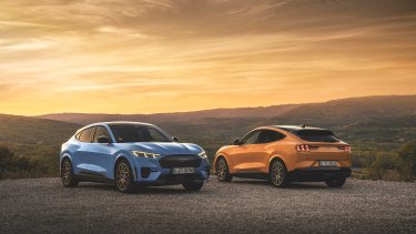 2021fordmustangmach-e_gt_cyber_orange_12