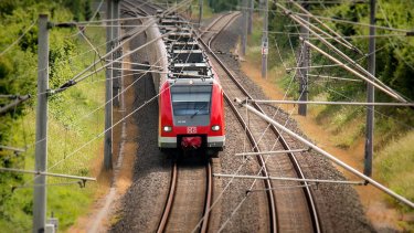 train-g9c5820681_1280