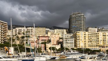 shutterstock_1037442859