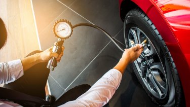 check-tyre-pressure