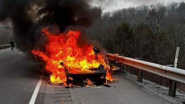 electric-car-fire-1