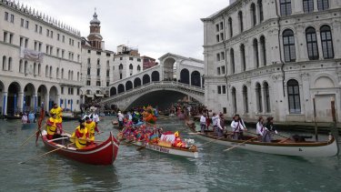venetia-ap23036474611570