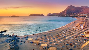 shutterstock_2041794371