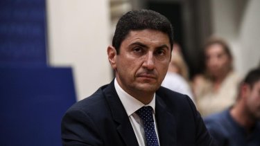 avgenakiss1