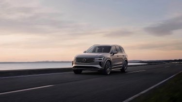 331887_new_volvo_xc90_exterior