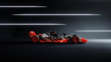 1_showcar_with_audi_f1_launch_livery