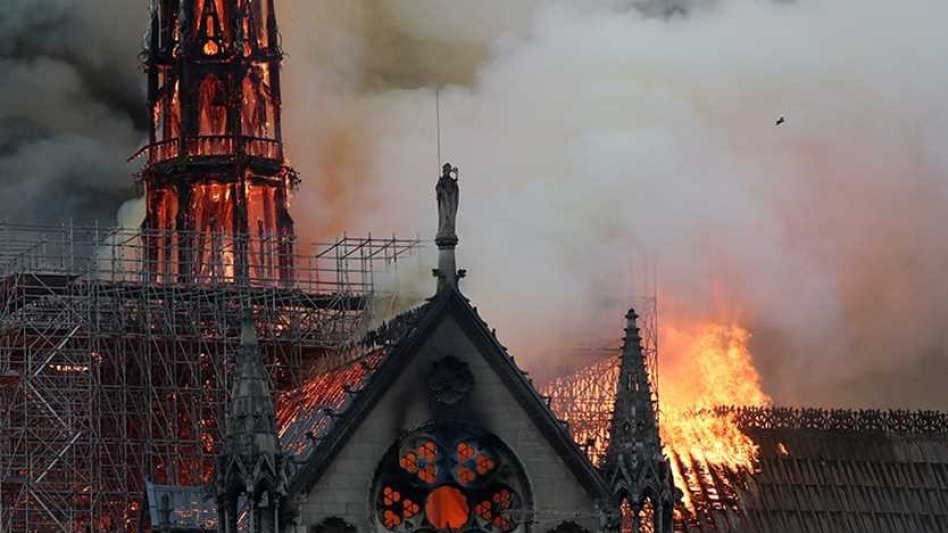 Τι συμβαίνει με την ασφάλιση της Notre Dame και ποιος θα πληρώσει την ανοικοδόμηση του ναού;