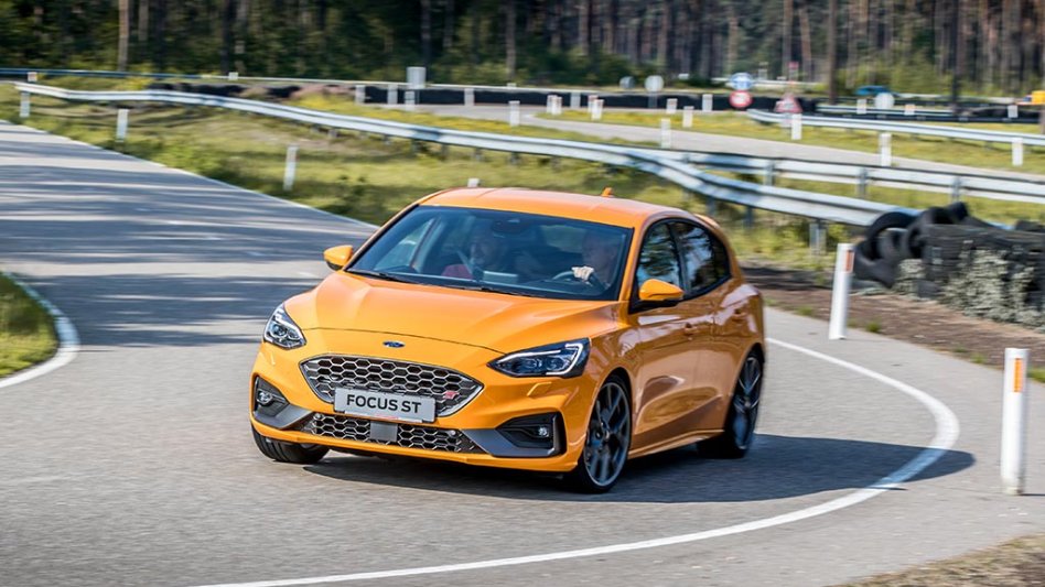 Οι κορυφαίες σπορ τεχνολογίες του νέου Ford Focus ST έρχονται να απογειώσουν τις επιδόσεις του! 