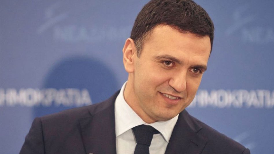 Συμφωνία Βασίλη Κικίλια και ΠΕΙΚ για την παραχώρηση 38 κλινών ΜΕΘ από τις ιδιωτικές κλινικές