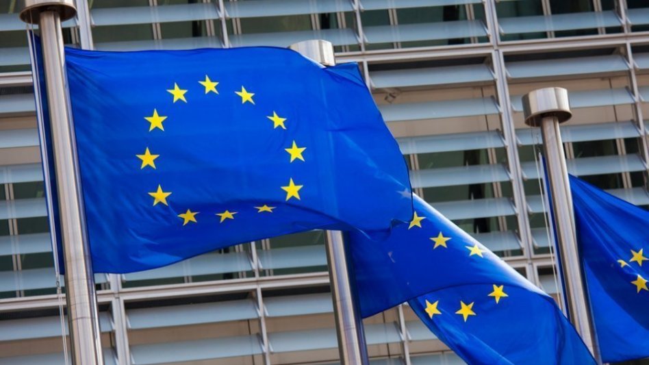 Ταχύτερη έγκριση εμβολίων που προστατεύουν από τις μεταλλάξεις ζητούν οι Ευρωβουλευτές