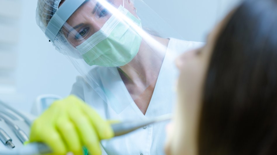 Τι αποφάσισε η Επιτροπή για τα rapid test στον οδοντίατρο