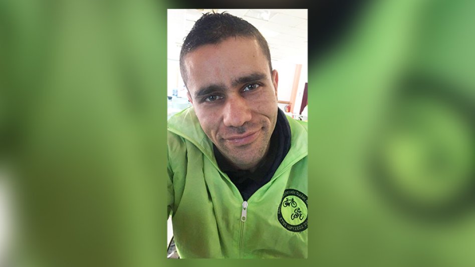 Θρήνος για τον Αντώνη Καρυώτη που τον έριξαν στο λιμάνι του Πειραιά! 