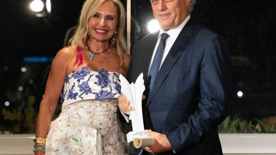 Το διεθνές βραβείο «World Eminent Man & Mastermind of Robotic Surgery» στον Κωνσταντίνο Κωνσταντινίδη του Ιατρικού Αθηνών!